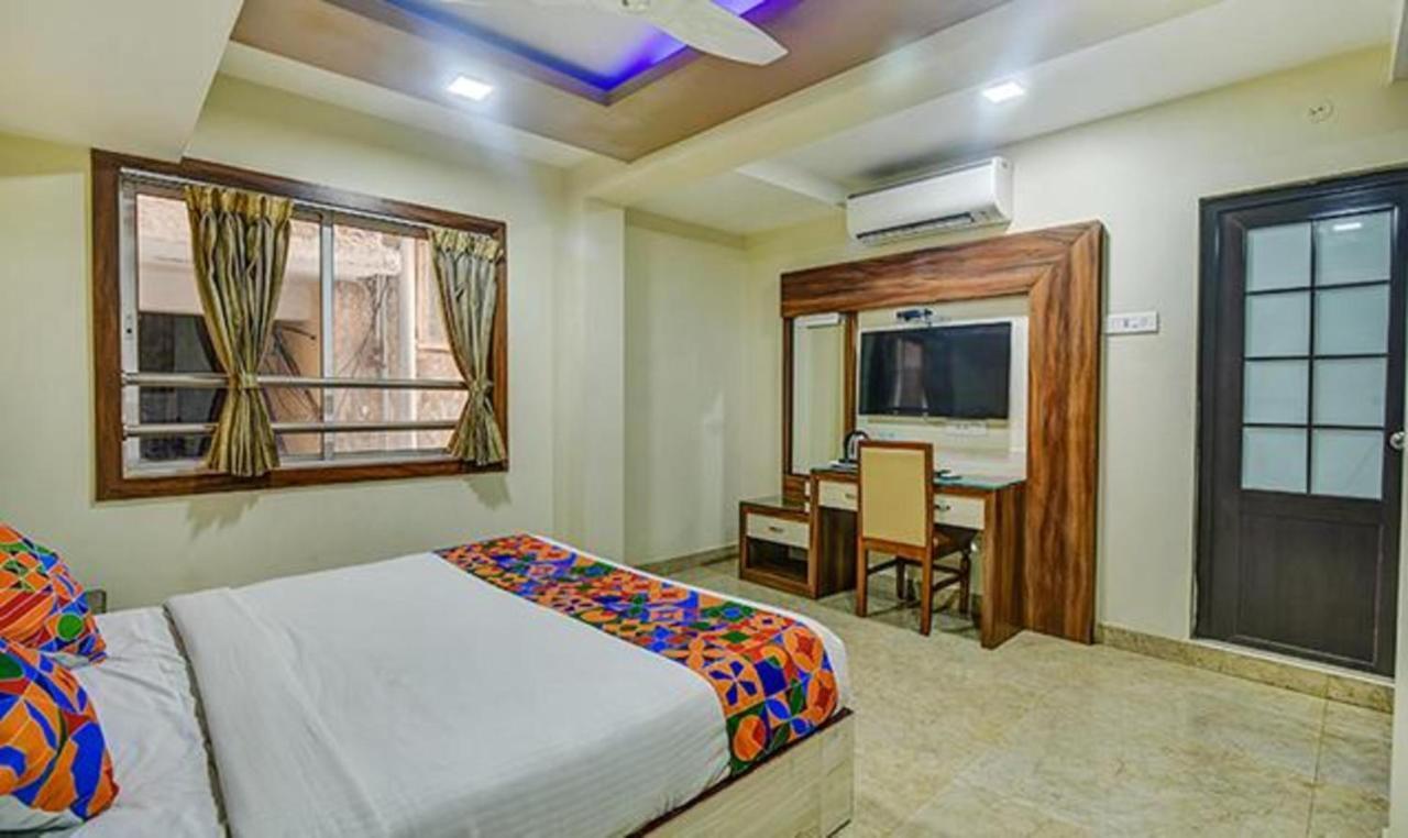Fabhotel Central Palace Chennai Exterior photo